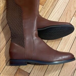 New Cole Haan Brown Winter Boots with Textured Shaft ( no tag)